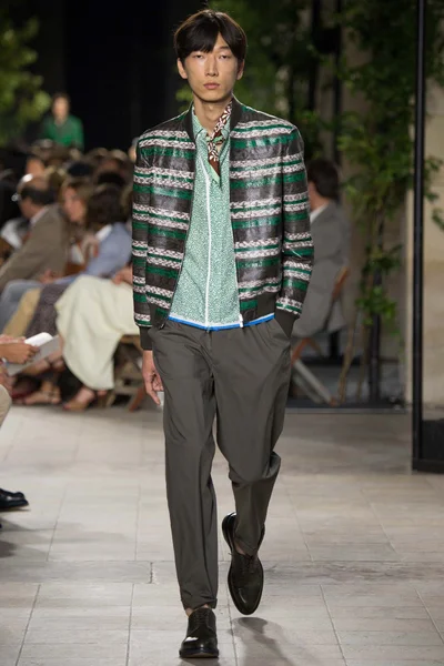 Look 23